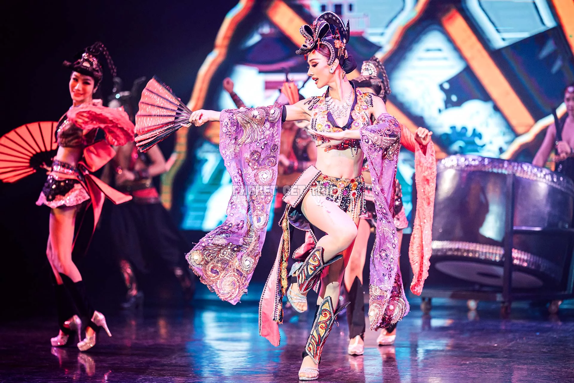 Шоу Трансвеститов Саймон Кабаре на Пхукете