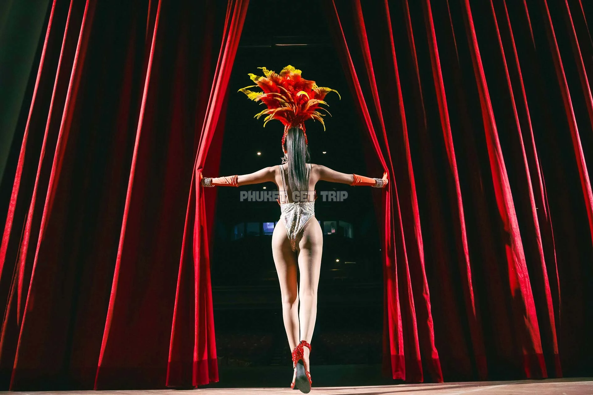 Шоу Трансвеститов Саймон Кабаре на Пхукете